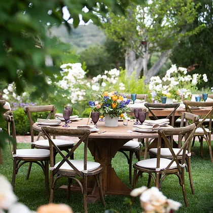 Hacienda Farm Round Table